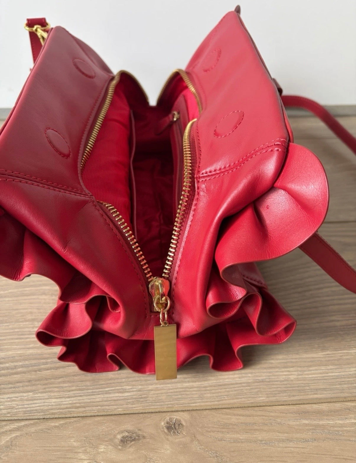Mishka Badgley Red Leather Ruffle bow Satchel Top handle Zip Strap Vintage